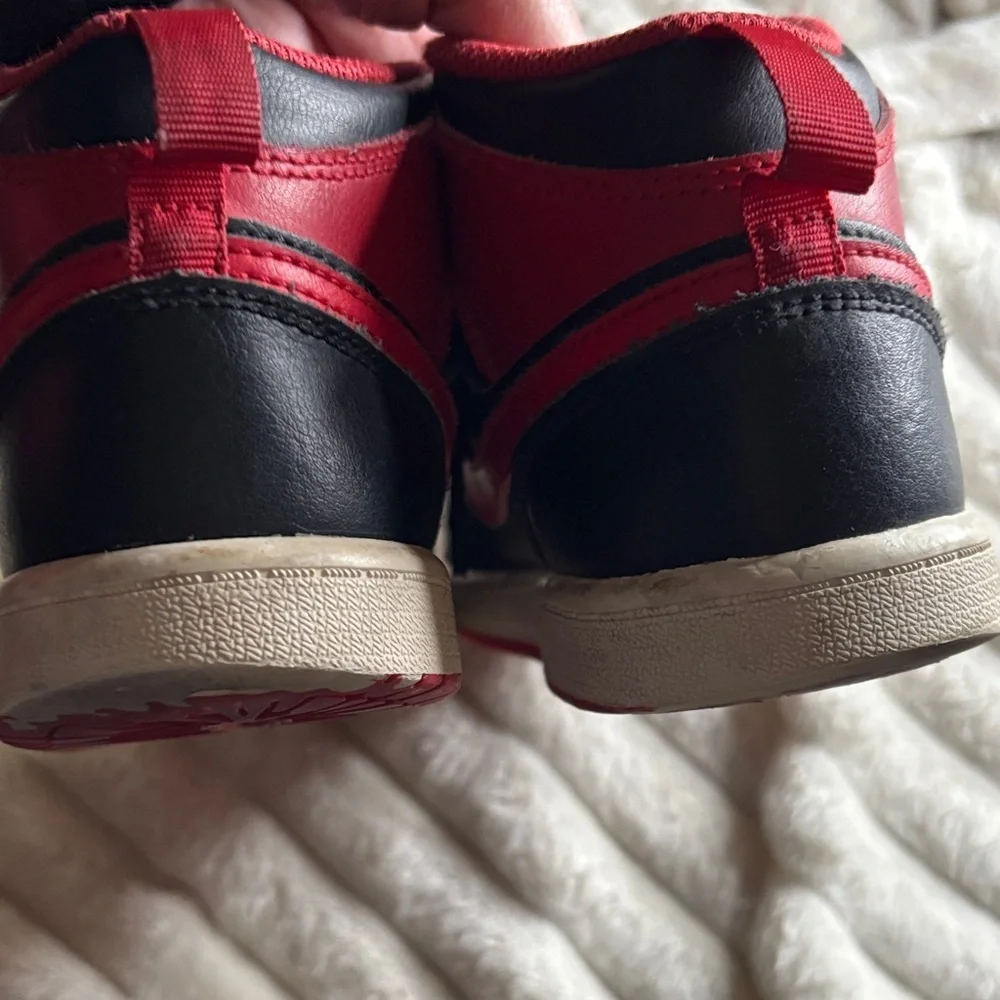 Nike Kids Black and Red Sneakers
